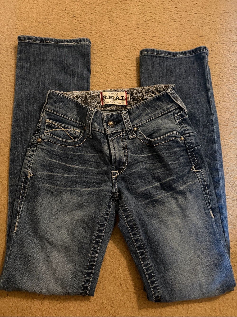 Ariat Women’s Straight Leg Jeans in Faded Blue Wash